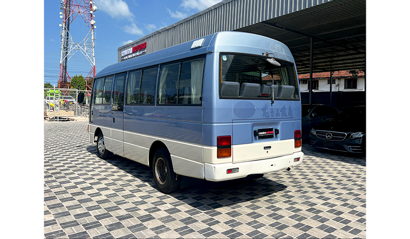 1996 Nissan Civilian Bus image-7