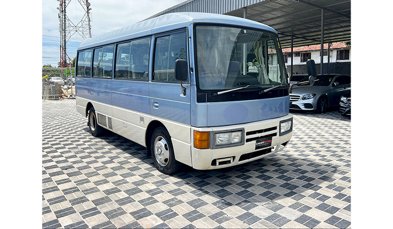 1996 Nissan Civilian Bus image-10