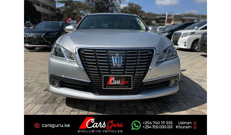 2015 Toyota Crown Royal Saloon image-1