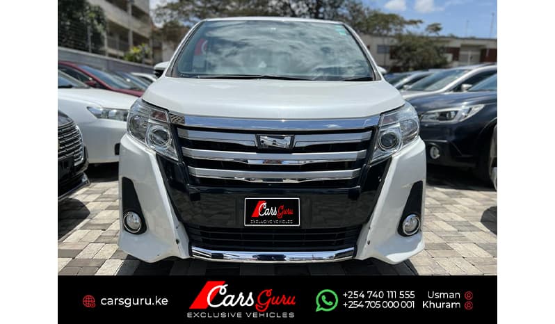 2015 Toyota Noah Si image-1