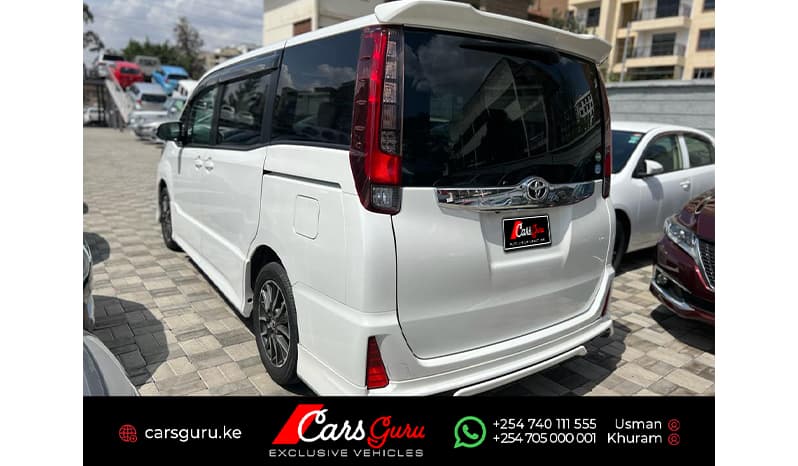 2015 Toyota Noah Si image-4