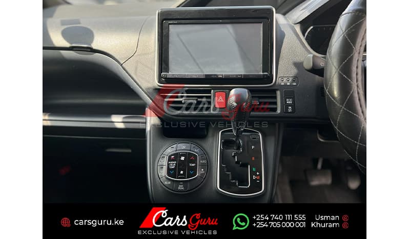 2015 Toyota Noah Si image-9