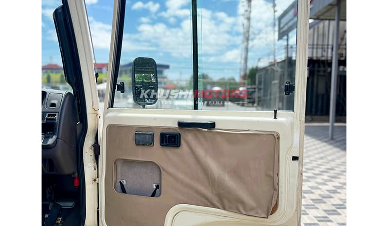 1997 Nissan Civilian Bus image-10