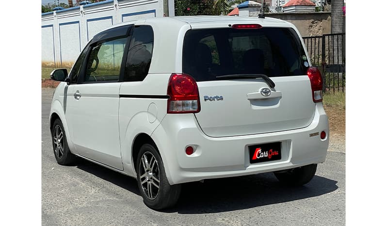 2015 Toyota Porte F image-7