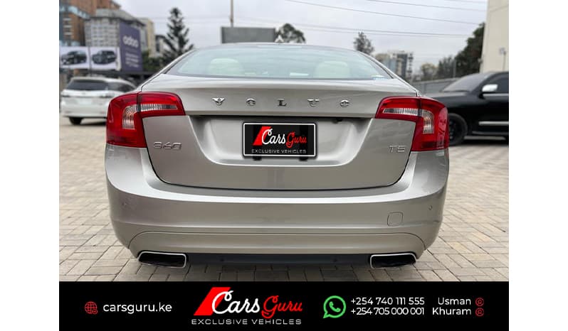 2015 Volvo S60 image-2
