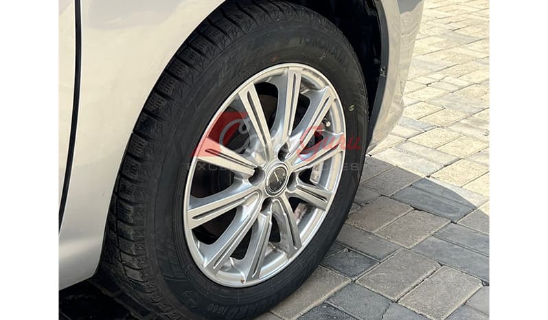 2015 Toyota Fielder image-8