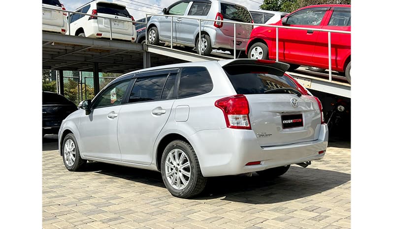 2015 Toyota Fielder image-11
