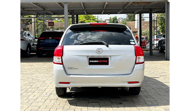 2015 Toyota Fielder image-13