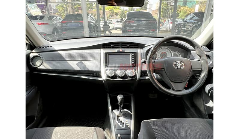 2015 Toyota Fielder image-15