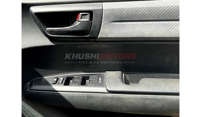 2015 Toyota Fielder image-16