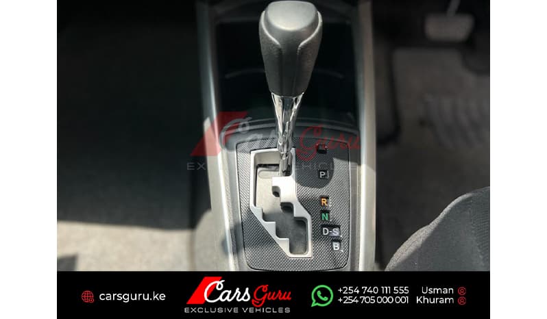 2015 Toyota Fielder X image-8