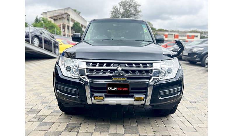 2015 Mitsubishi Pajero GR Long image-1