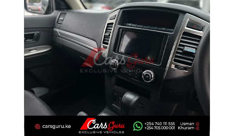 2015 Mitsubishi Pajero GR Long image-9