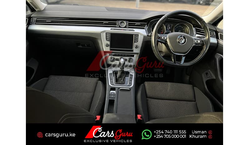 2015 Volkswagen Passat image-5