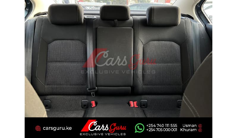 2015 Volkswagen Passat image-10