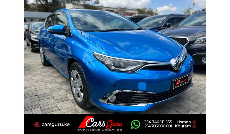 2015 Toyota Auris S-Package image-2