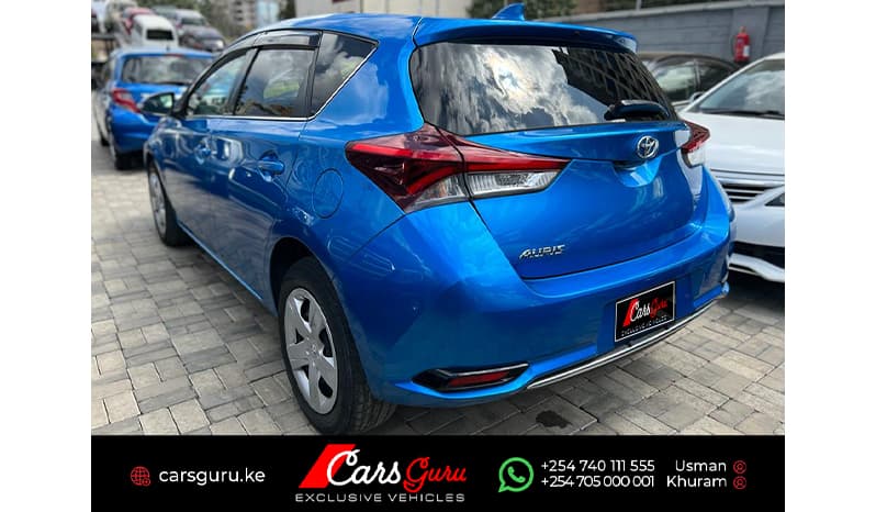 2015 Toyota Auris S-Package image-3