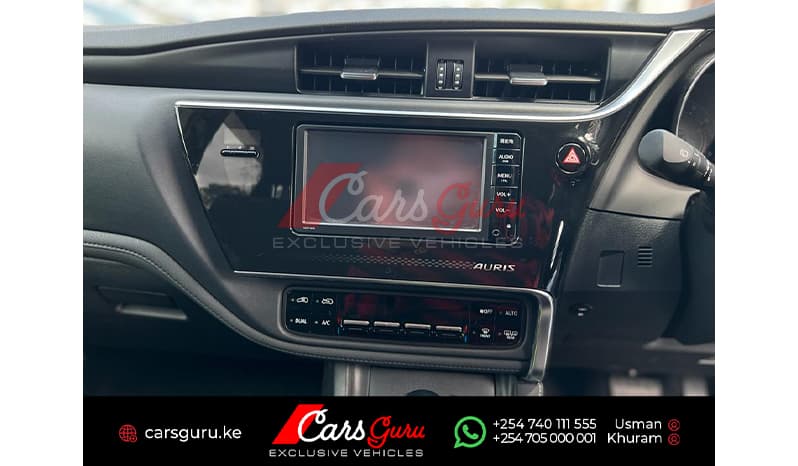 2015 Toyota Auris S-Package image-7