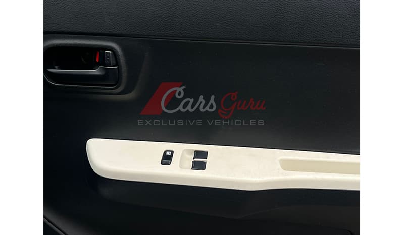 2015 Suzuki Alto F image-5
