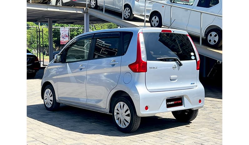2015 Nissan Dayz J image-24