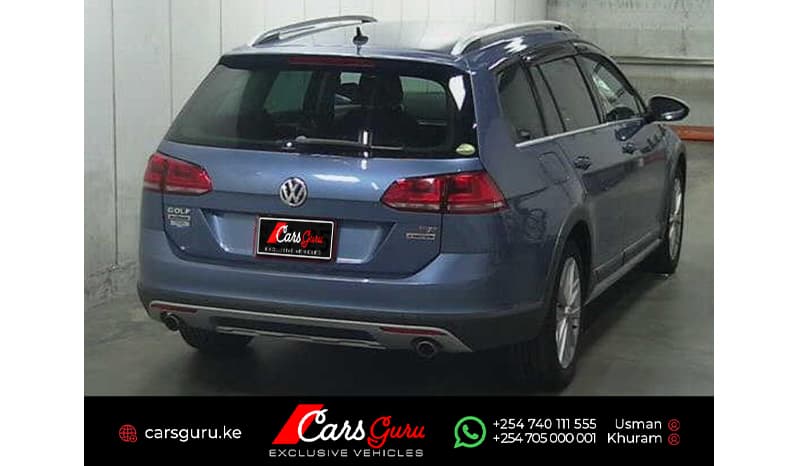2015 Volkswagen Golf Variant image-2