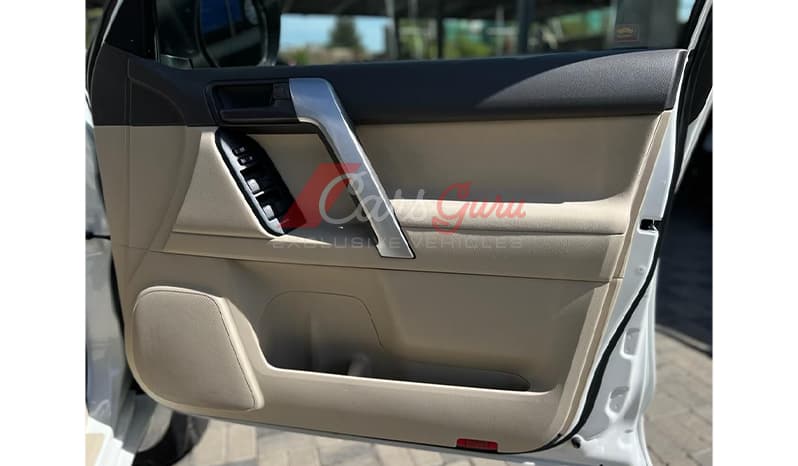 2017 Toyota Land Cruiser Prado TX image-9