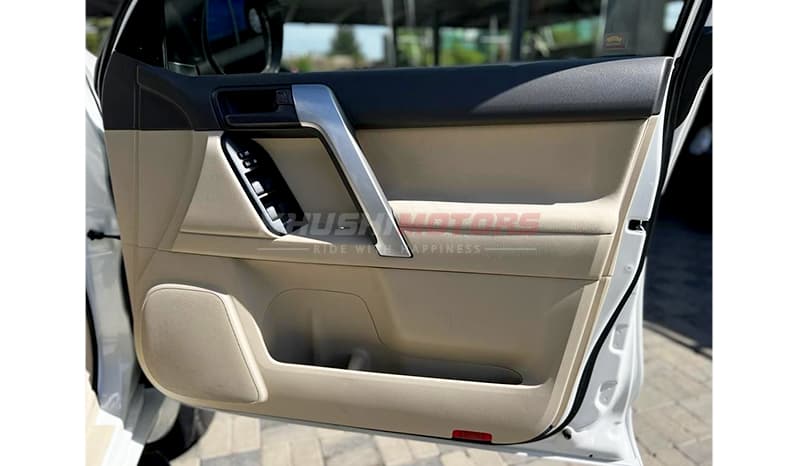 2017 Toyota Land Cruiser Prado TX image-16