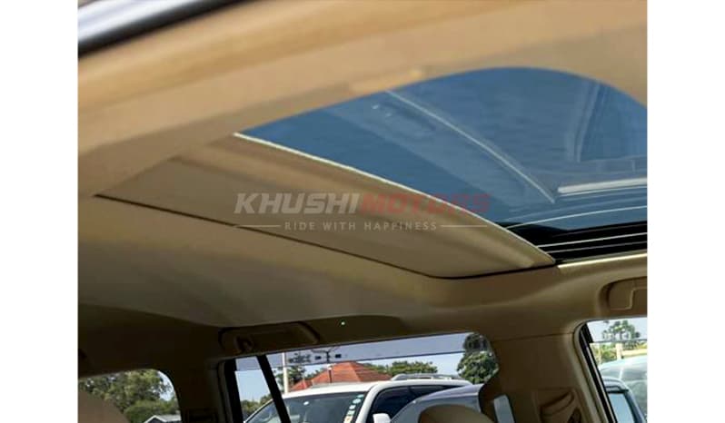 2017 Toyota Land Cruiser Prado TX image-17