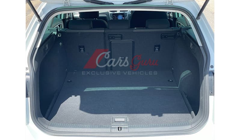 2015 Volkswagen Golf Variant image-8