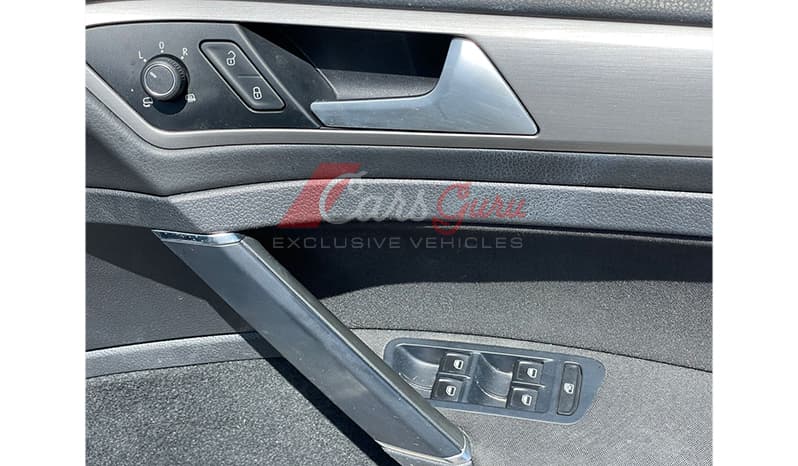 2015 Volkswagen Golf Variant image-10