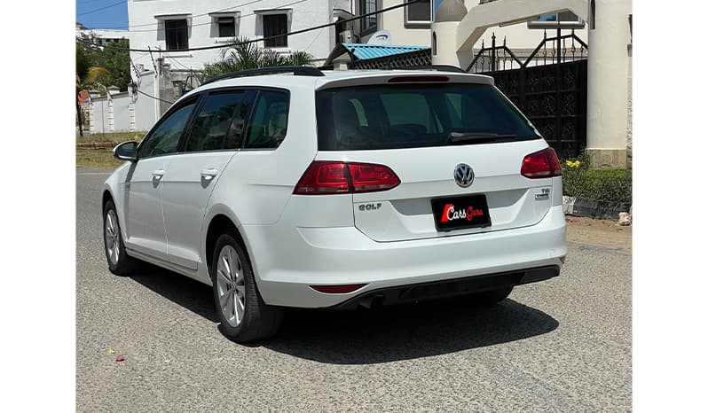 2015 Volkswagen Golf Variant image-13