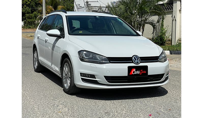 2015 Volkswagen Golf Variant image-14