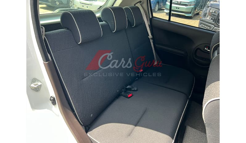 2015 Toyota Passo X-L Package image-10