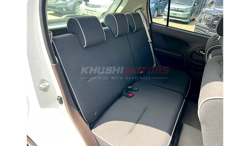 2015 Toyota Passo X-L Package image-16