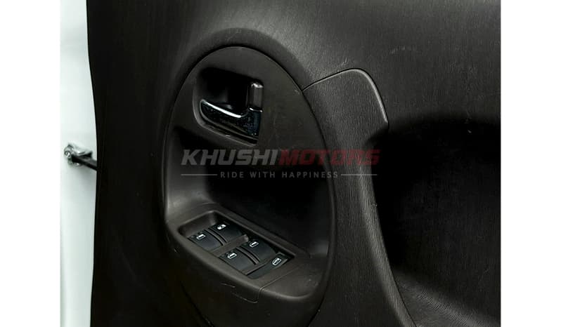 2015 Toyota Passo X-L Package image-17
