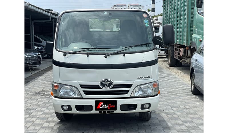 2015 Toyota Dyna image-1