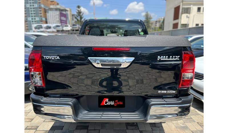 2017 Toyota Hilux image-9