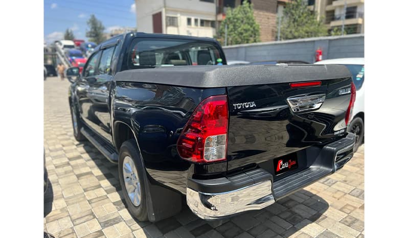 2017 Toyota Hilux image-11
