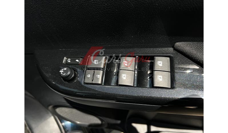 2017 Toyota Hilux image-14