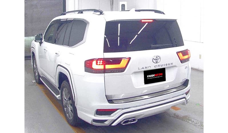 2023 Toyota Land Cruiser image-3