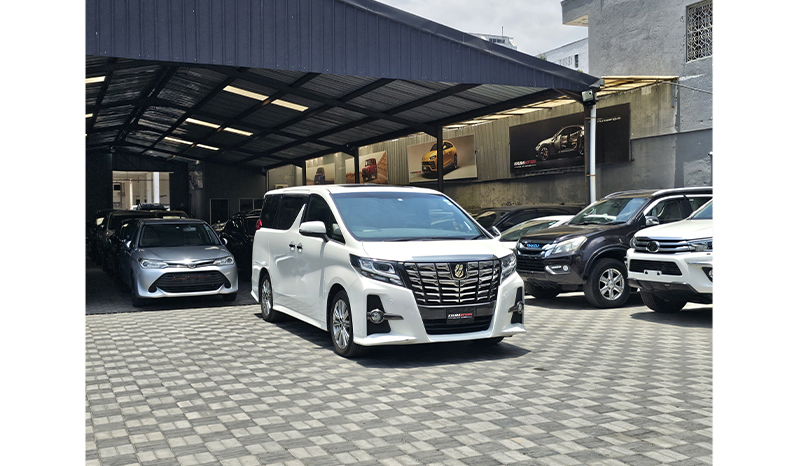 2017 Toyota Alphard S image-1