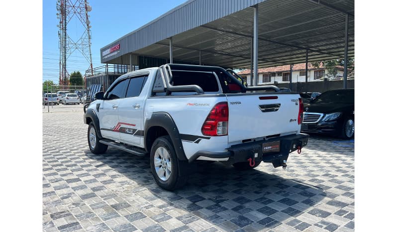 2017 Toyota Hilux image-4