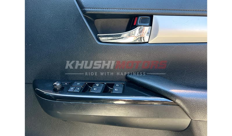 2017 Toyota Hilux image-8