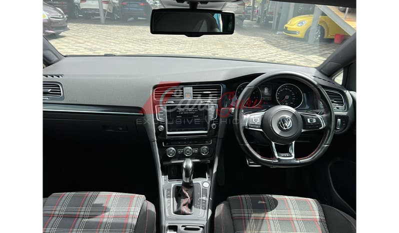 2015 Volkswagen Golf GTI image-6