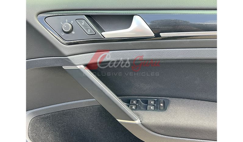 2015 Volkswagen Golf GTI image-8