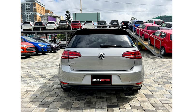 2015 Volkswagen Golf GTI image-11