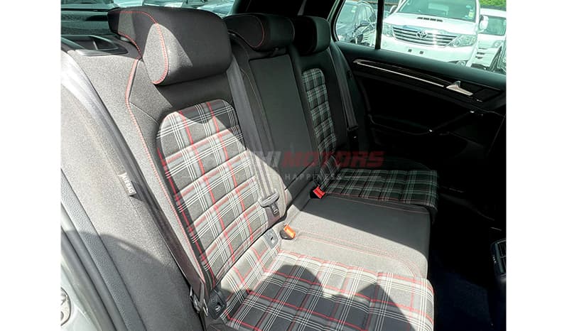 2015 Volkswagen Golf GTI image-15