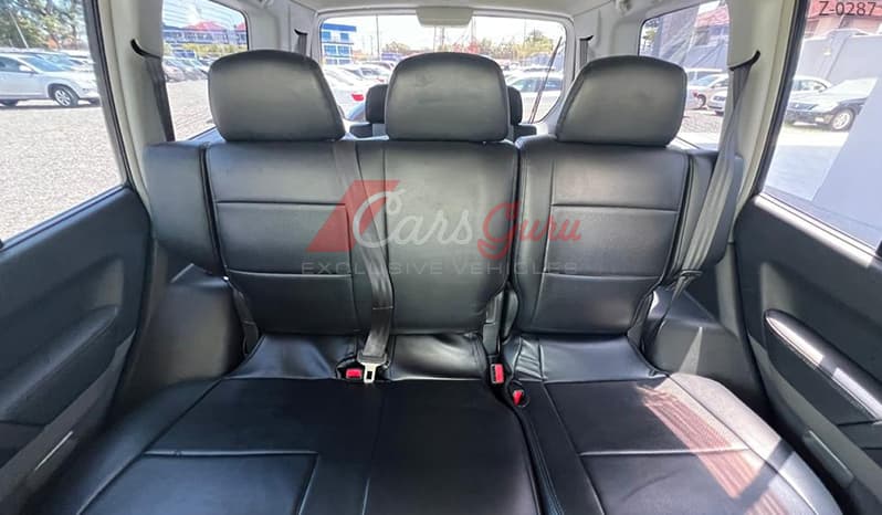 2004 Mitsubishi Pajero image-5