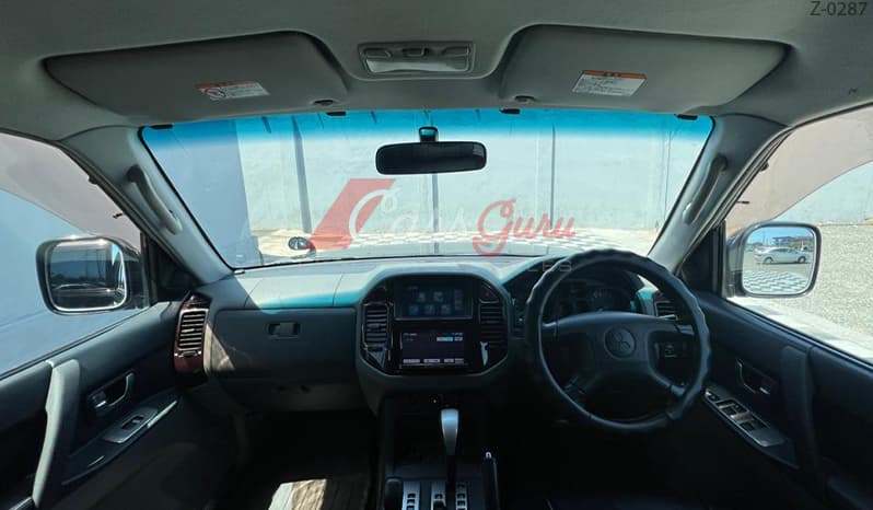2004 Mitsubishi Pajero image-6