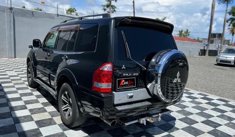 2004 Mitsubishi Pajero image-8